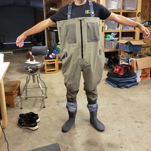 🐟 LIKE NEW! Orvis Fishing Waders Silver Sonic Zip